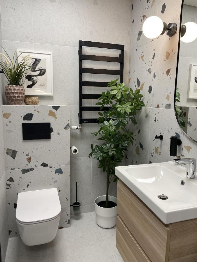 Oui Oui Apartment Варшава Екстериор снимка