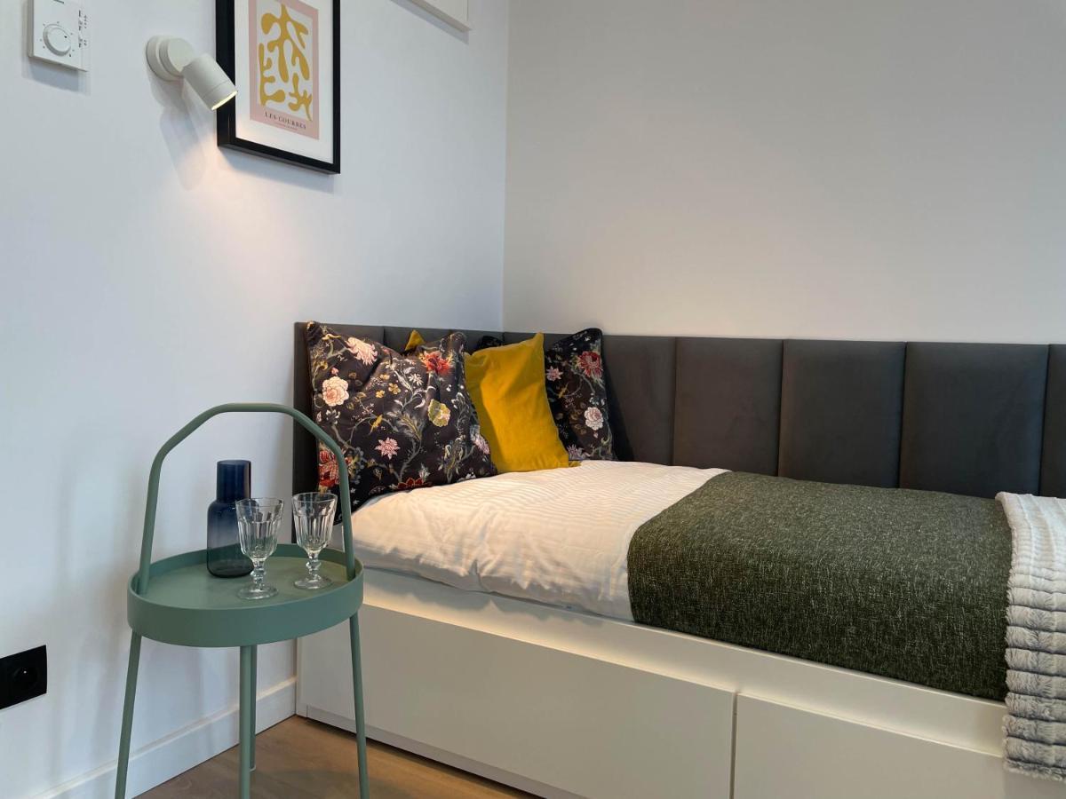 Oui Oui Apartment Варшава Екстериор снимка
